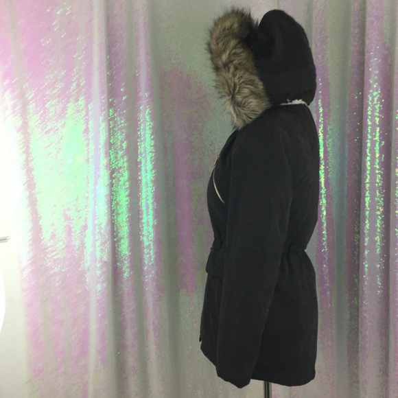 Nautica Coat -XSP - Amazing! Furry hood! - Picture 3 of 8